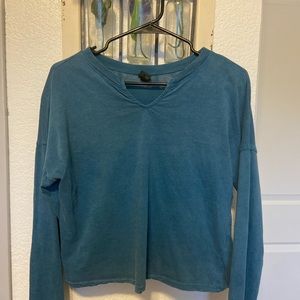 a light street wear shirt